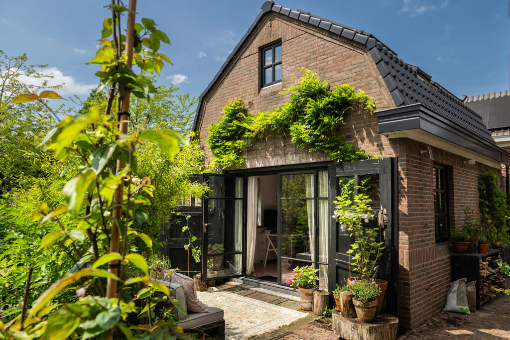 Guesthouse rotterdam, bed and breakfast rotterdam, bed and breakfast, accomodatie, guesthouse, gastenverblijf, vakantie rotterdam, vakantiehuisje rotterdam, vakantiehuisje, vakantiehuis, wedding night, huwelijksnacht